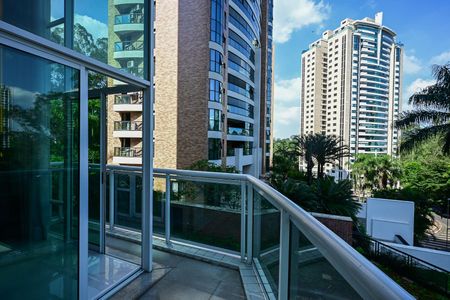 Apartamento à venda com 211m², 4 quartos e 4 vagasVaranda