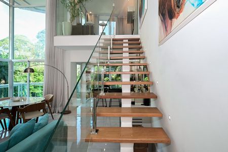 Apartamento à venda com 211m², 4 quartos e 4 vagasEscada