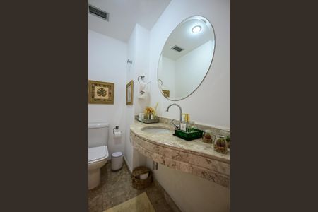 Apartamento à venda com 211m², 4 quartos e 4 vagasLavabo