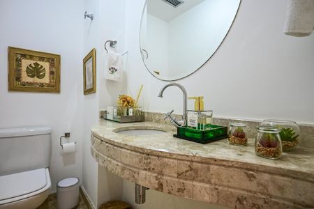 Apartamento à venda com 211m², 4 quartos e 4 vagasLavabo