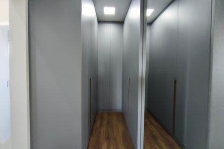 Casa de condomínio à venda com 240m², 3 quartos e 4 vagas Casa de condomínio à venda com 240m², 3 quartos e 4 vagasCloset Suíte