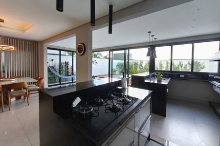 Casa de condomínio à venda com 240m², 3 quartos e 4 vagas Casa de condomínio à venda com 240m², 3 quartos e 4 vagasCozinha