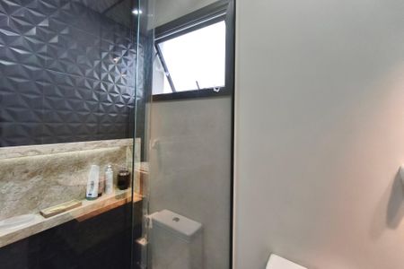 Casa de condomínio à venda com 240m², 3 quartos e 4 vagas Casa de condomínio à venda com 240m², 3 quartos e 4 vagasBanheiro Suíte 2