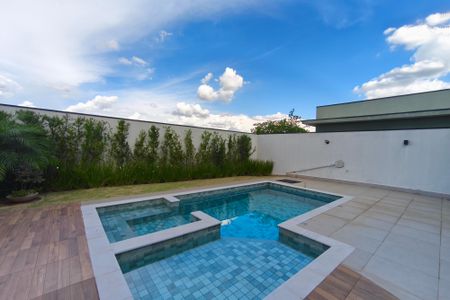 Casa de condomínio à venda com 240m², 3 quartos e 4 vagas Casa de condomínio à venda com 240m², 3 quartos e 4 vagasQuintal - Piscina