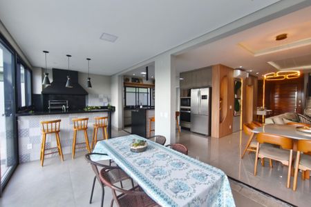 Casa de condomínio à venda com 240m², 3 quartos e 4 vagas Casa de condomínio à venda com 240m², 3 quartos e 4 vagasÁrea gourmet