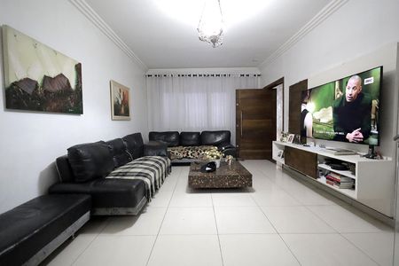 Casa à venda com 3 quartos, 205m² em Vila Camilópolis, Santo André