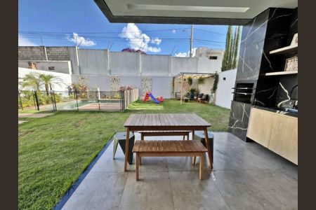 Casa de condomínio para alugar com 262m², 4 quartos e 4 vagas