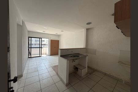 Sala de apartamento para alugar com 1 quarto, 55m² em Tanque, Rio de Janeiro