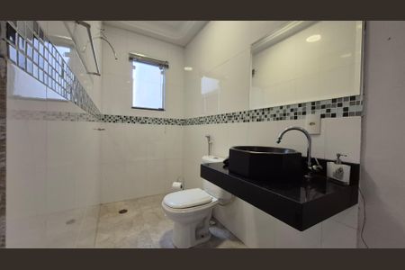 Casa para alugar com 250m², 5 quartos e 4 vagasBanheiro da suíte