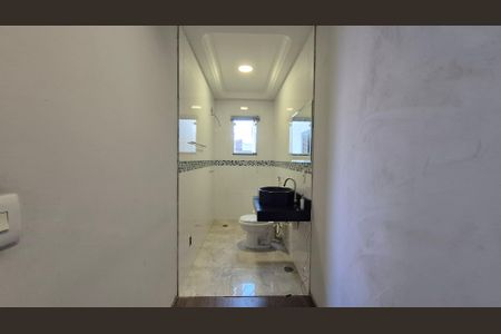 Casa para alugar com 250m², 5 quartos e 4 vagasBanheiro da suíte