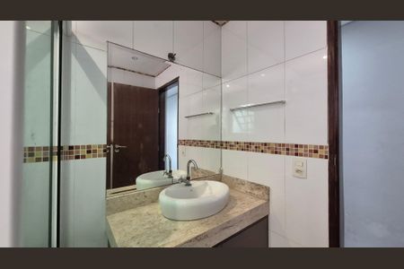 Casa para alugar com 250m², 5 quartos e 4 vagasBanheiro