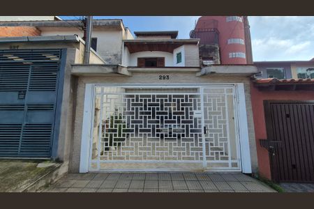 Casa para alugar com 250m², 5 quartos e 4 vagasFachada