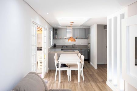 Casa à venda com 210m², 2 quartos e 1 vagaSala