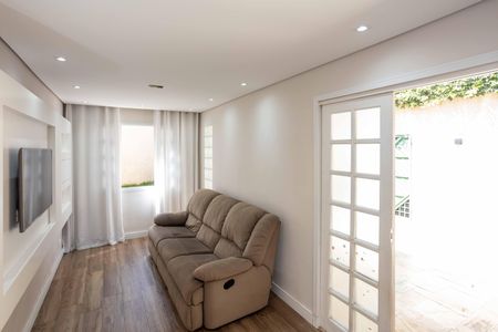 Sala de casa à venda com 2 quartos, 210m² em Jardim Miriam, São Paulo