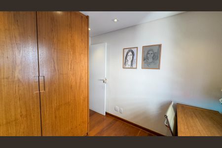 Apartamento à venda com 120m², 3 quartos e 2 vagasQuarto 3