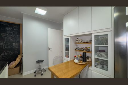 Apartamento à venda com 120m², 3 quartos e 2 vagas Apartamento à venda com 120m², 3 quartos e 2 vagasCozinha