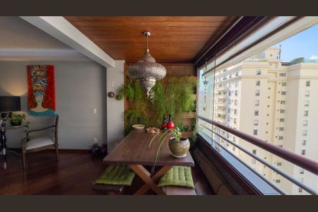 Apartamento à venda com 120m², 3 quartos e 2 vagas Apartamento à venda com 120m², 3 quartos e 2 vagasSacada