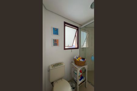 Apartamento à venda com 120m², 3 quartos e 2 vagas Apartamento à venda com 120m², 3 quartos e 2 vagasBanheiro da Suíte