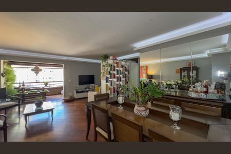 Apartamento à venda com 120m², 3 quartos e 2 vagas Apartamento à venda com 120m², 3 quartos e 2 vagasSala