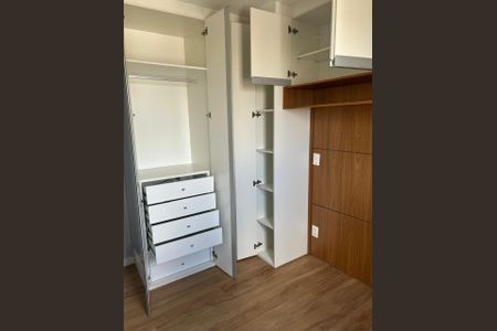 Quarto de apartamento para alugar com 2 quartos, 49m² em São Pedro, Osasco