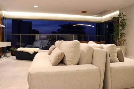 Apartamento à venda com 155m², 3 quartos e 2 vagas Apartamento à venda com 155m², 3 quartos e 2 vagasSala