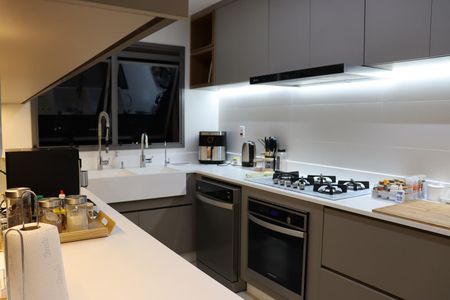 Apartamento à venda com 155m², 3 quartos e 2 vagas Apartamento à venda com 155m², 3 quartos e 2 vagasCozinha
