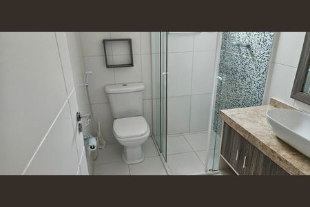 Casa de condomínio para alugar com 316m², 3 quartos e 6 vagasBanheiro