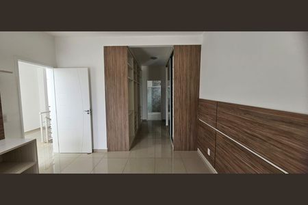 Casa de condomínio para alugar com 316m², 3 quartos e 6 vagasQuarto