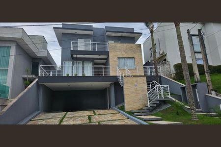 Casa de condomínio para alugar com 316m², 3 quartos e 6 vagasFachada