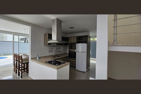 Casa de condomínio para alugar com 316m², 3 quartos e 6 vagasCozinha