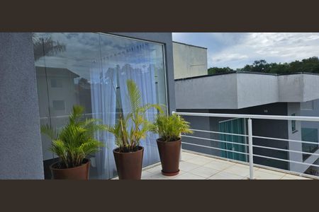 Casa de condomínio para alugar com 316m², 3 quartos e 6 vagasVaranda