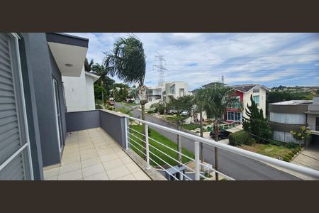 Casa de condomínio para alugar com 316m², 3 quartos e 6 vagasVaranda