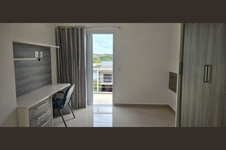 Casa de condomínio para alugar com 316m², 3 quartos e 6 vagasQuarto