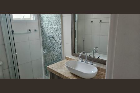 Casa de condomínio para alugar com 316m², 3 quartos e 6 vagasBanheiro