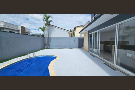 Casa de condomínio para alugar com 316m², 3 quartos e 6 vagasPiscina