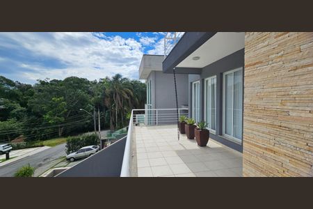 Casa de condomínio para alugar com 316m², 3 quartos e 6 vagasVaranda