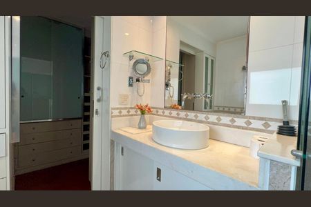 Apartamento à venda com 158m², 3 quartos e 1 vagaBanheiro da Suíte 2