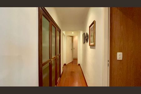 Apartamento à venda com 158m², 3 quartos e 1 vagaCorredor