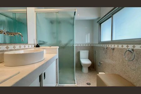 Apartamento à venda com 158m², 3 quartos e 1 vagaBanheiro da Suíte 2