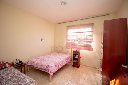 Casa à venda com 450m², 5 quartos e 7 vagas Casa à venda com 450m², 5 quartos e 7 vagasQuarto 2