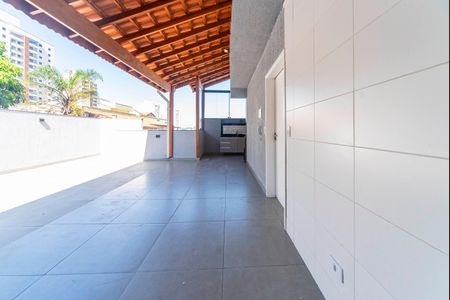 Apartamento para alugar com 130m², 3 quartos e 1 vagaÁrea de Serviço