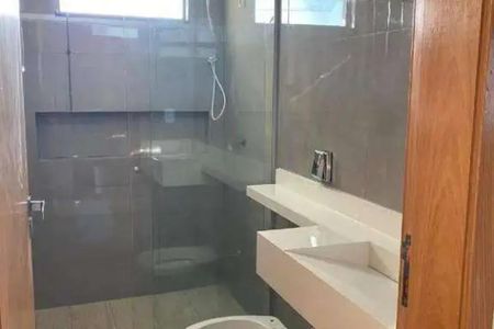 Casa para alugar com 215m², 3 quartos e 3 vagas Casa para alugar com 215m², 3 quartos e 3 vagasBanheiro social