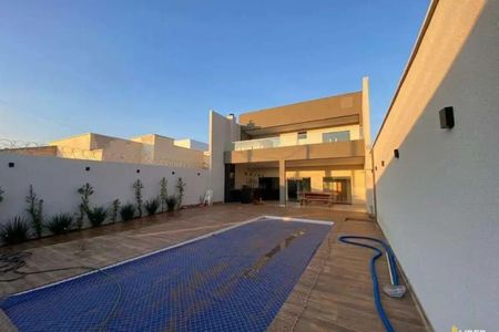 Casa para alugar com 215m², 3 quartos e 3 vagas Casa para alugar com 215m², 3 quartos e 3 vagasÁrea comum
