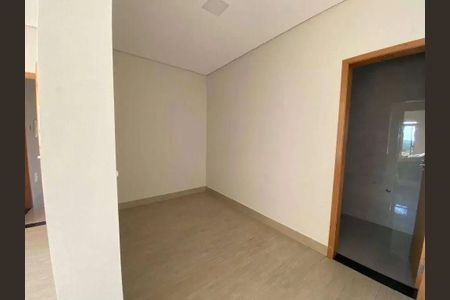 Casa para alugar com 215m², 3 quartos e 3 vagas Casa para alugar com 215m², 3 quartos e 3 vagasQuarto 2
