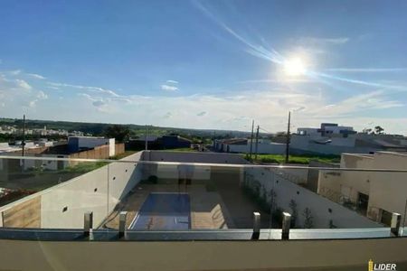 Casa para alugar com 215m², 3 quartos e 3 vagas Casa para alugar com 215m², 3 quartos e 3 vagasVaranda