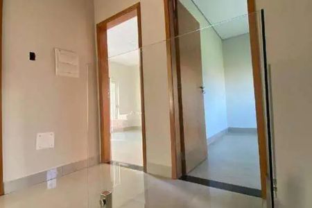 Casa para alugar com 215m², 3 quartos e 3 vagas Casa para alugar com 215m², 3 quartos e 3 vagasCorredor