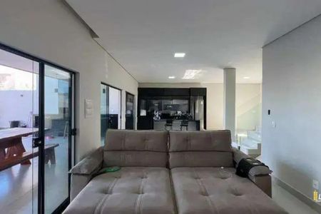 Sala/cozinha de casa para alugar com 3 quartos, 215m² em Shopping Park, Uberlândia