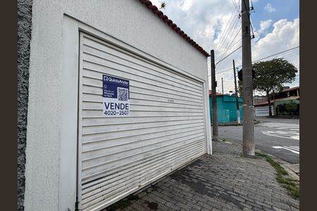 Casa para alugar com 122m², 2 quartos e 2 vagas Casa para alugar com 122m², 2 quartos e 2 vagasFachada