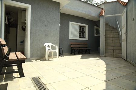 Casa para alugar com 122m², 2 quartos e 2 vagasQuintal 