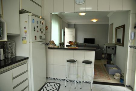 Casa para alugar com 122m², 2 quartos e 2 vagasCozinha 